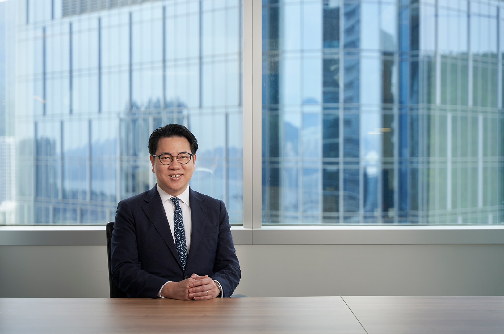 Wilson Fung Halfbody 1620 X 1080 (1)