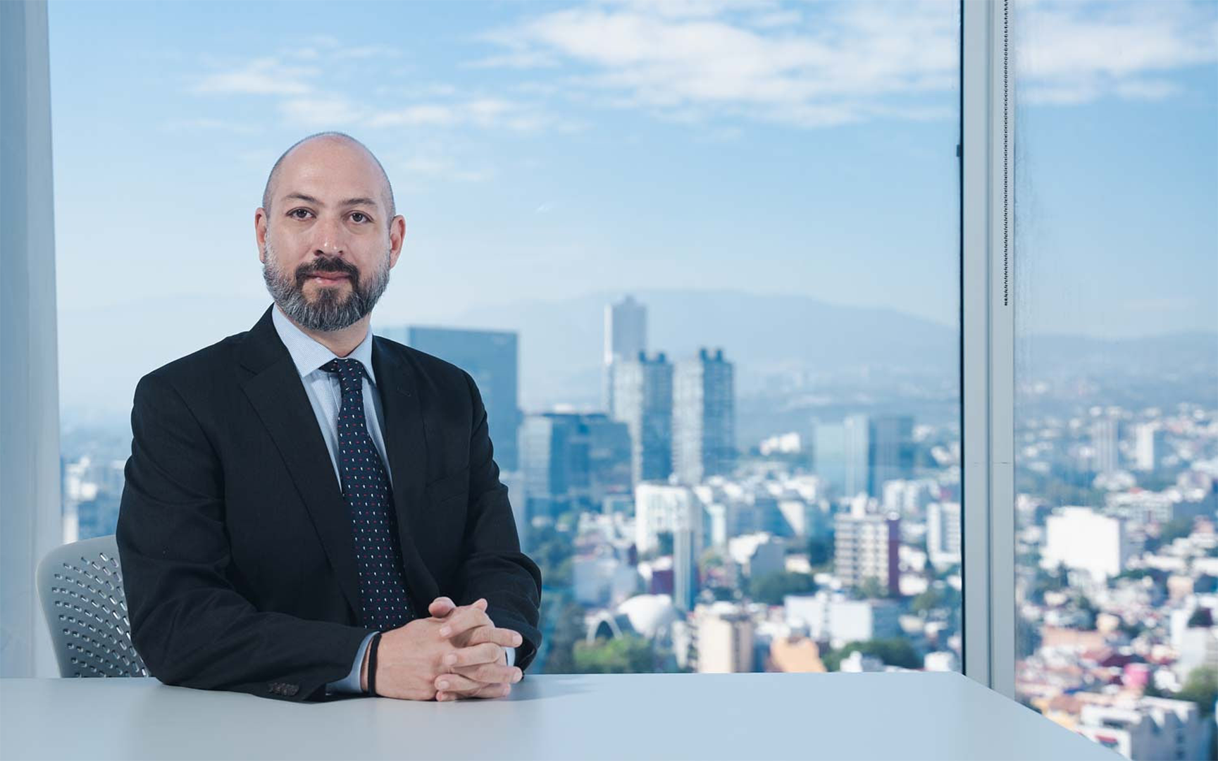 Alfonso Loera Halfbody 1620 X 1080 (2)