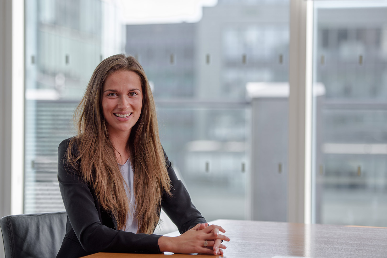 Lucy Thornton Half Body Large_1080