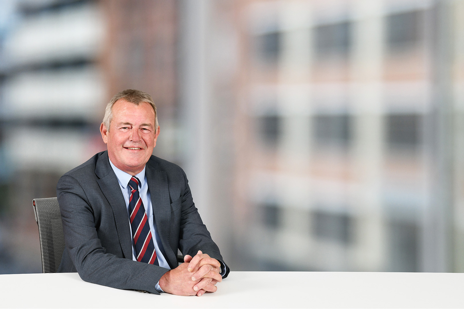 Huw Edwards Half Body Large 1620X1080