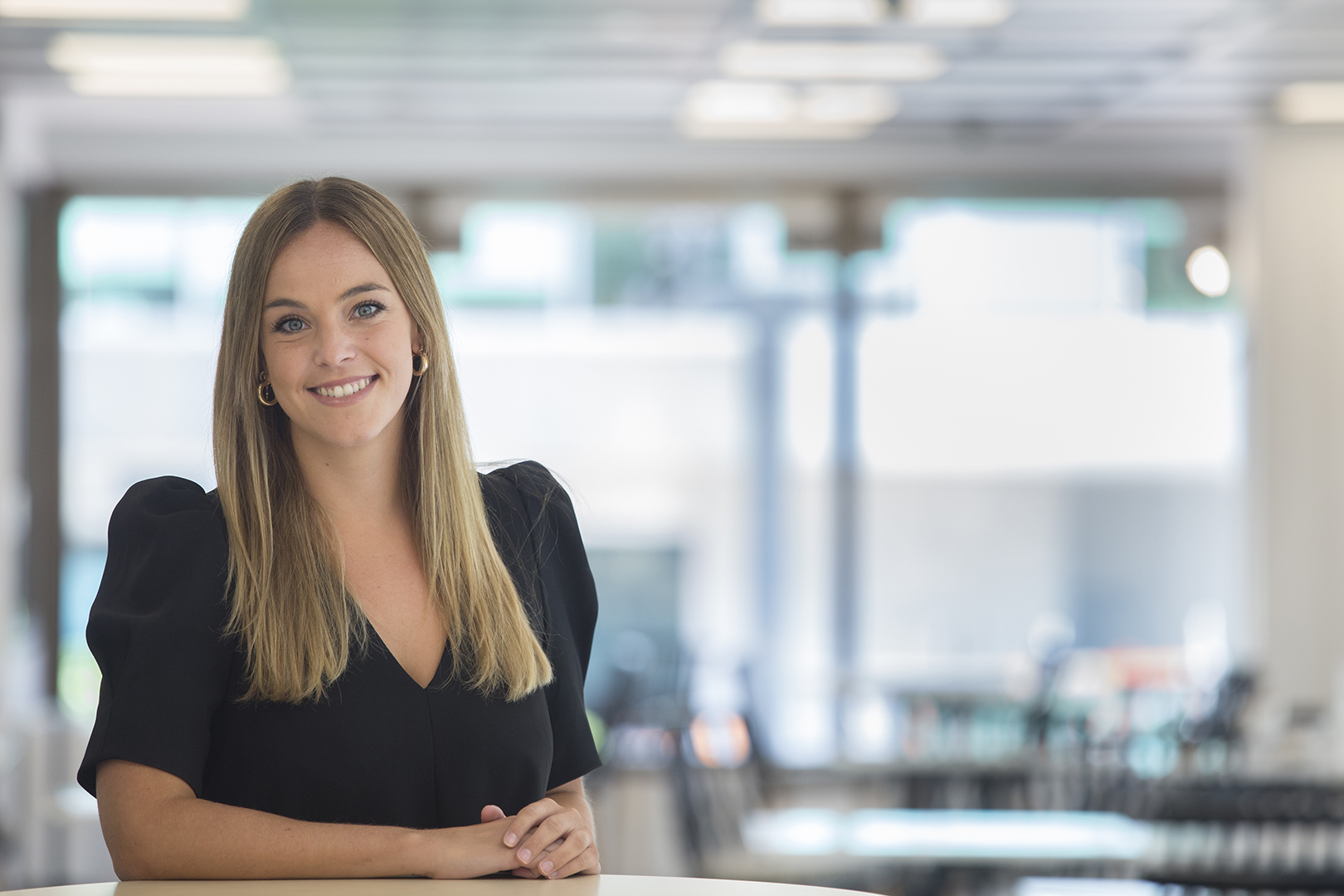 Paula Petit Half Body 1620X1080