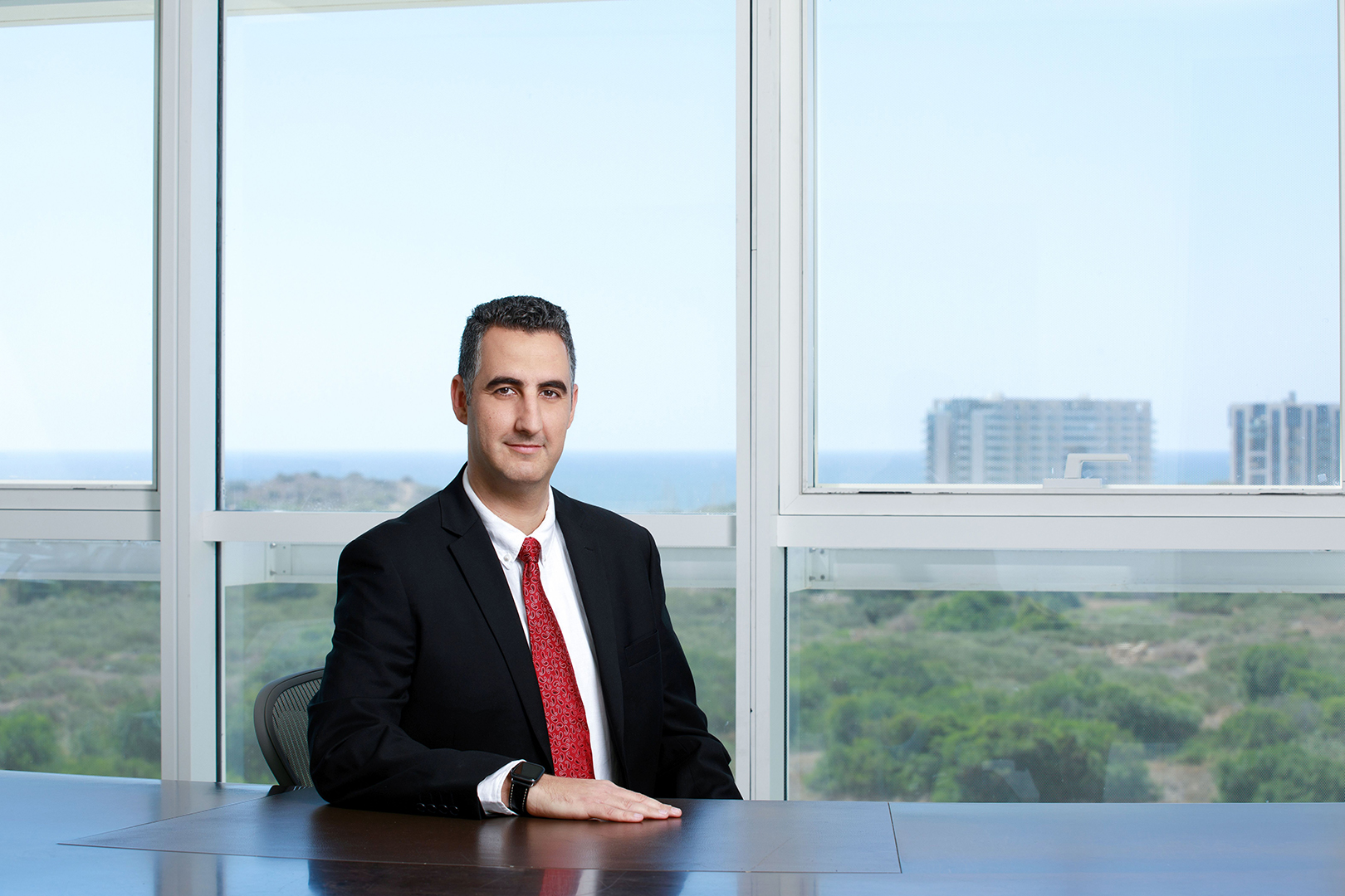 Yoav Nitzan Half Body Large_1620X1080