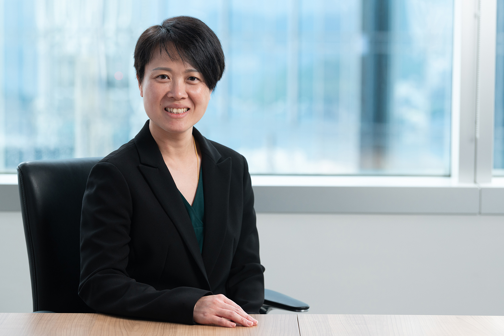 Vienne Cheung Half Body Large 1620X1080