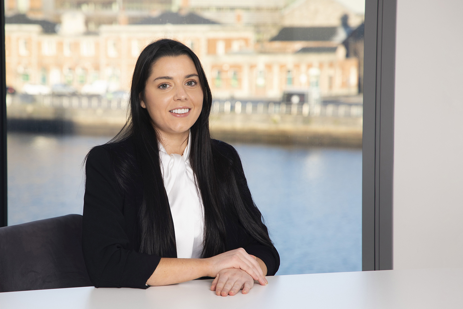 Rebecca Slevin Half Body Large_1620X1080