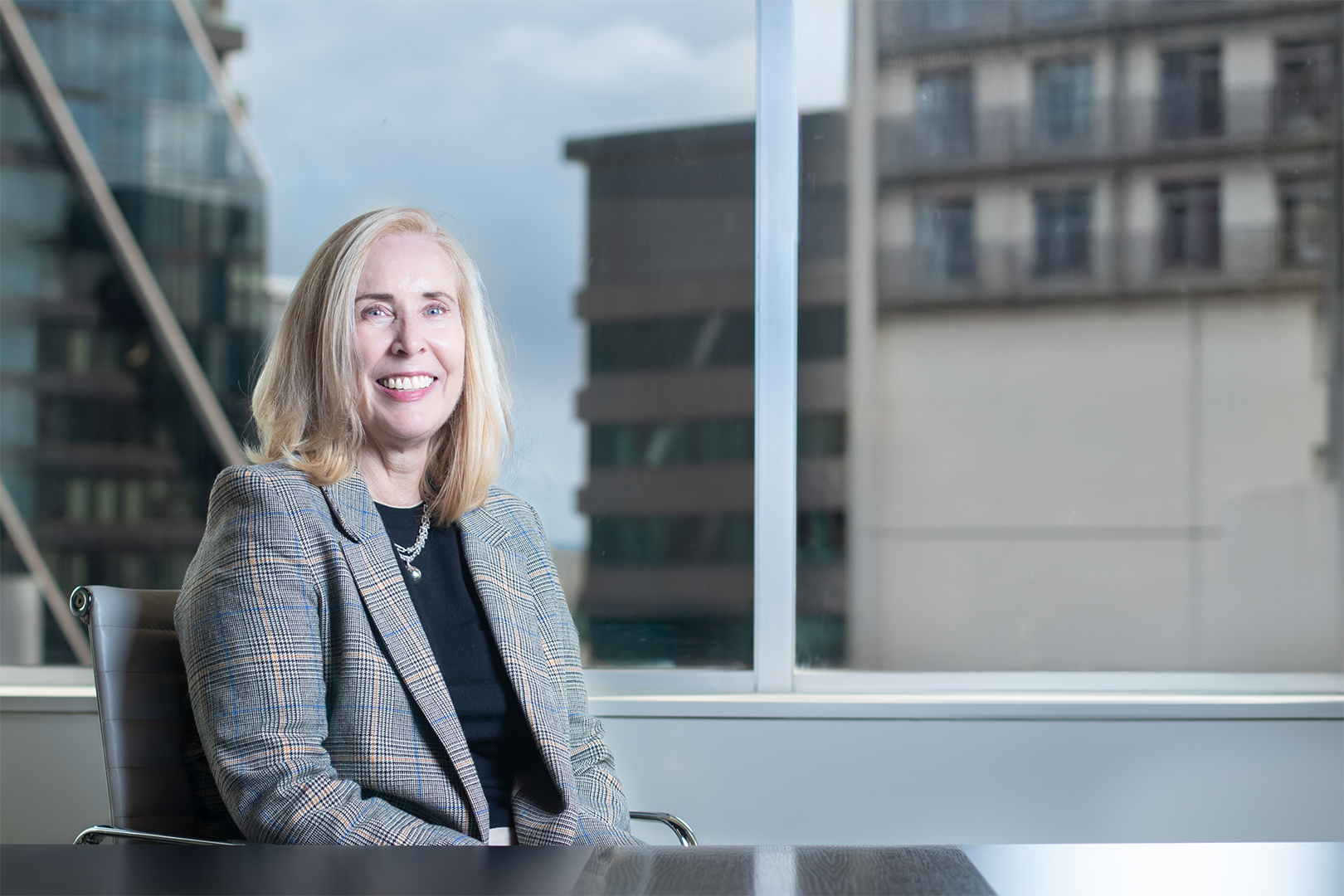 Kim Burkhart Halfbody 1620 X 1080