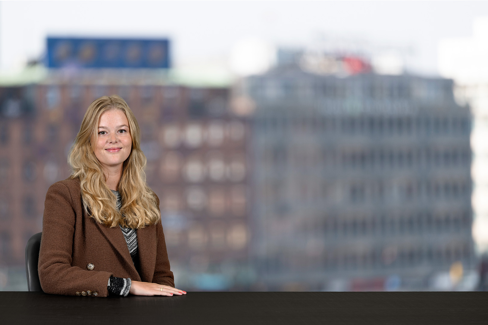 Karoline Ulnits Heide Ottosen Half Body Large 1620X1080