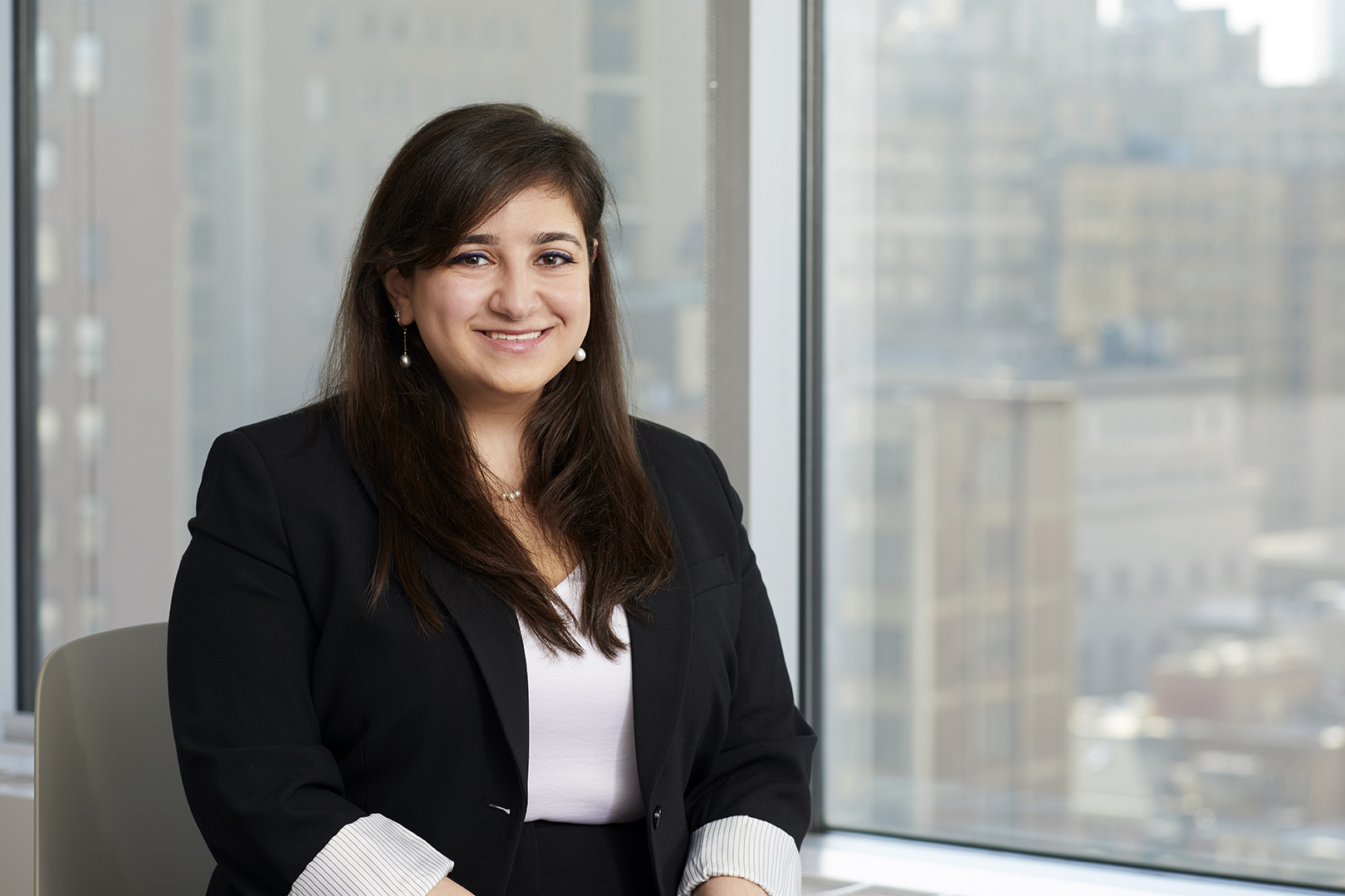 Karine Sarkisian Half Body Large_1620X1080