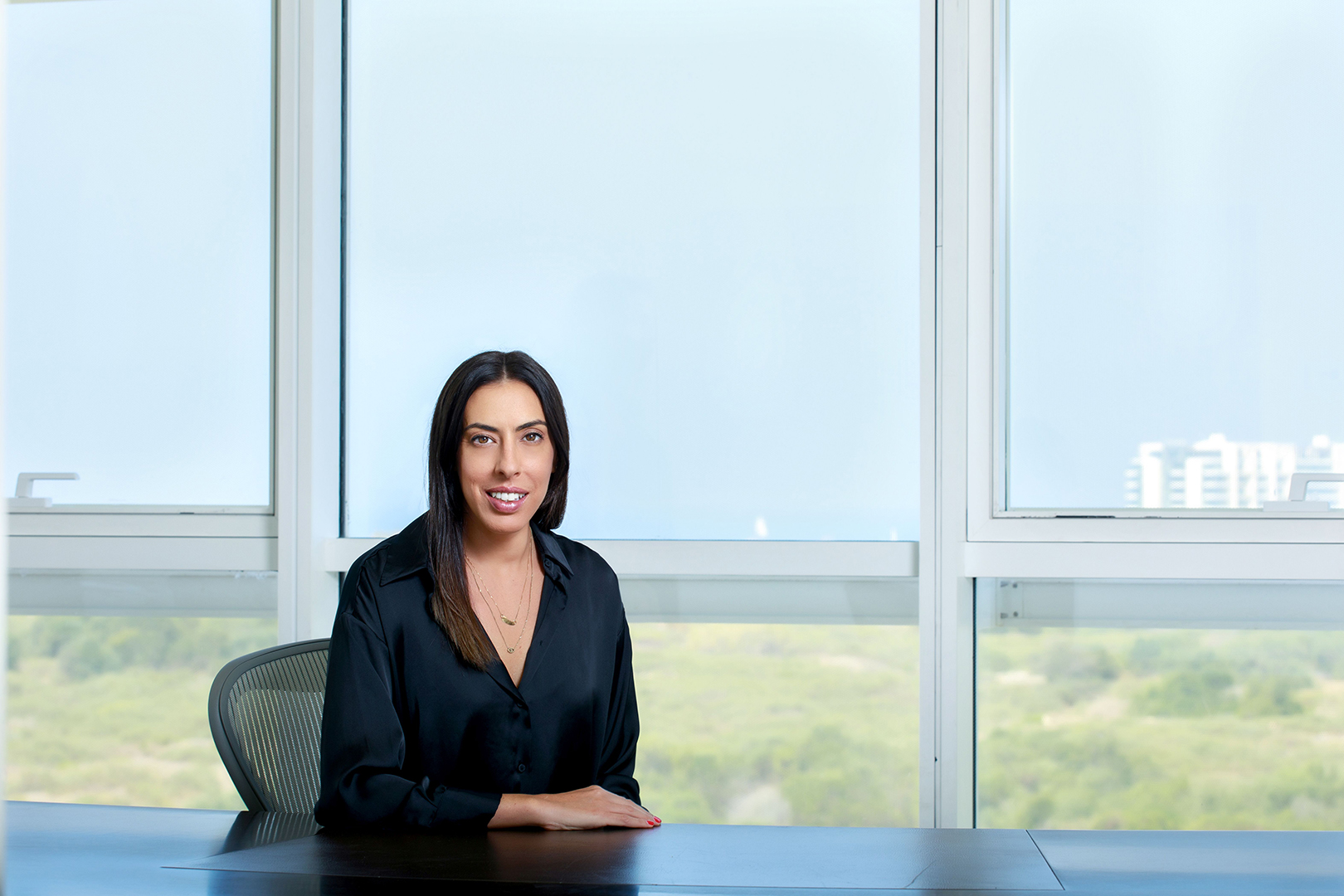 Reut Zcharya Half Body Large_1620X1080