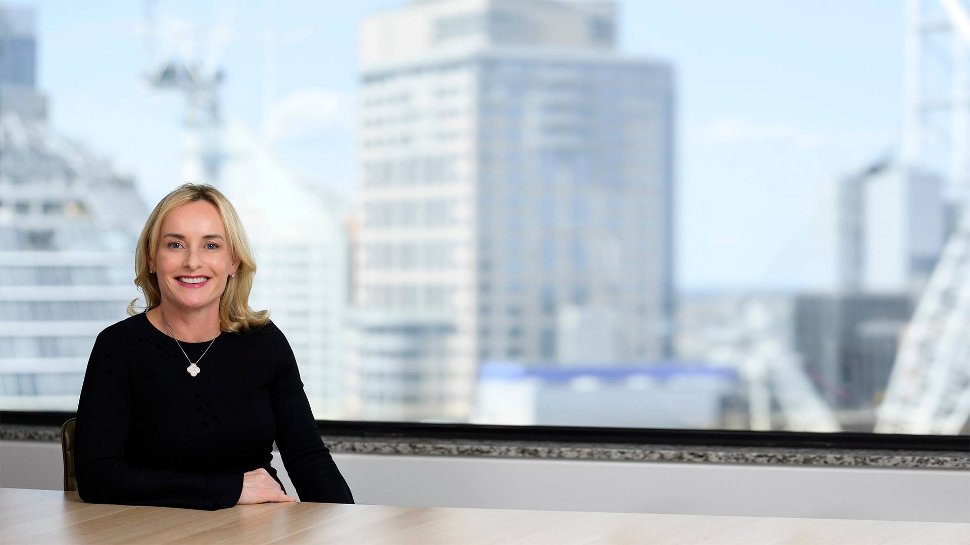 Lucinda Lyons Halfbody 1620 X 1080