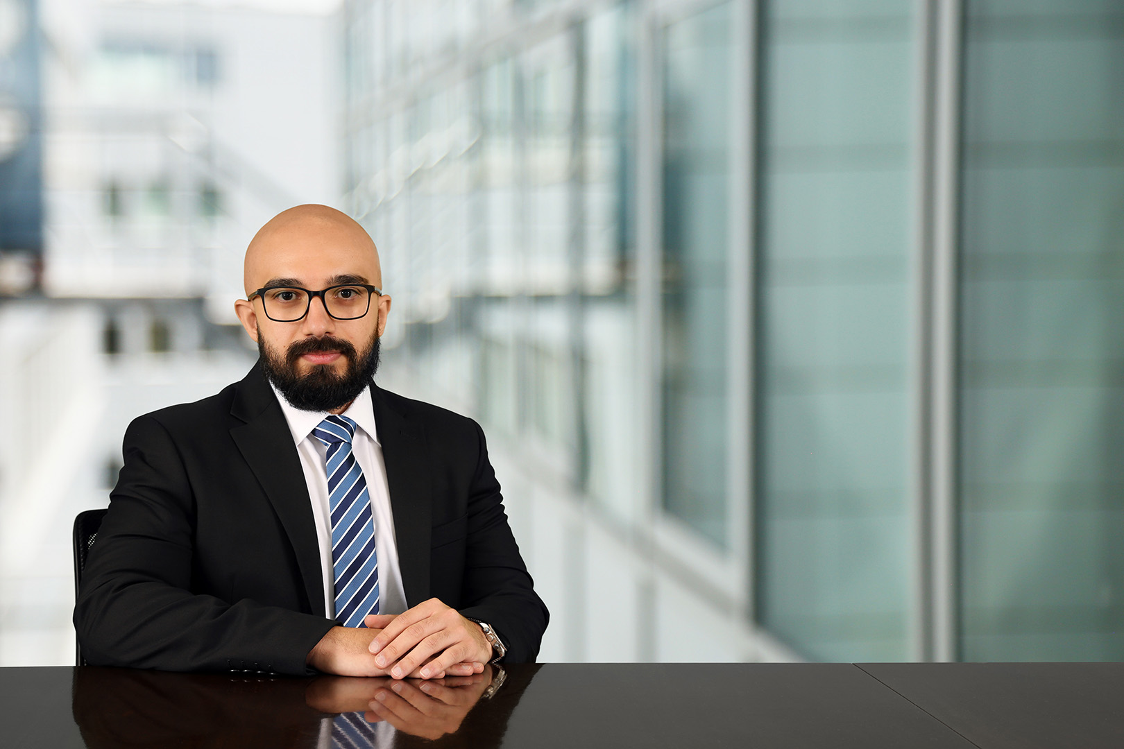 Ozkan Ucak Half Body Large 1620X1080