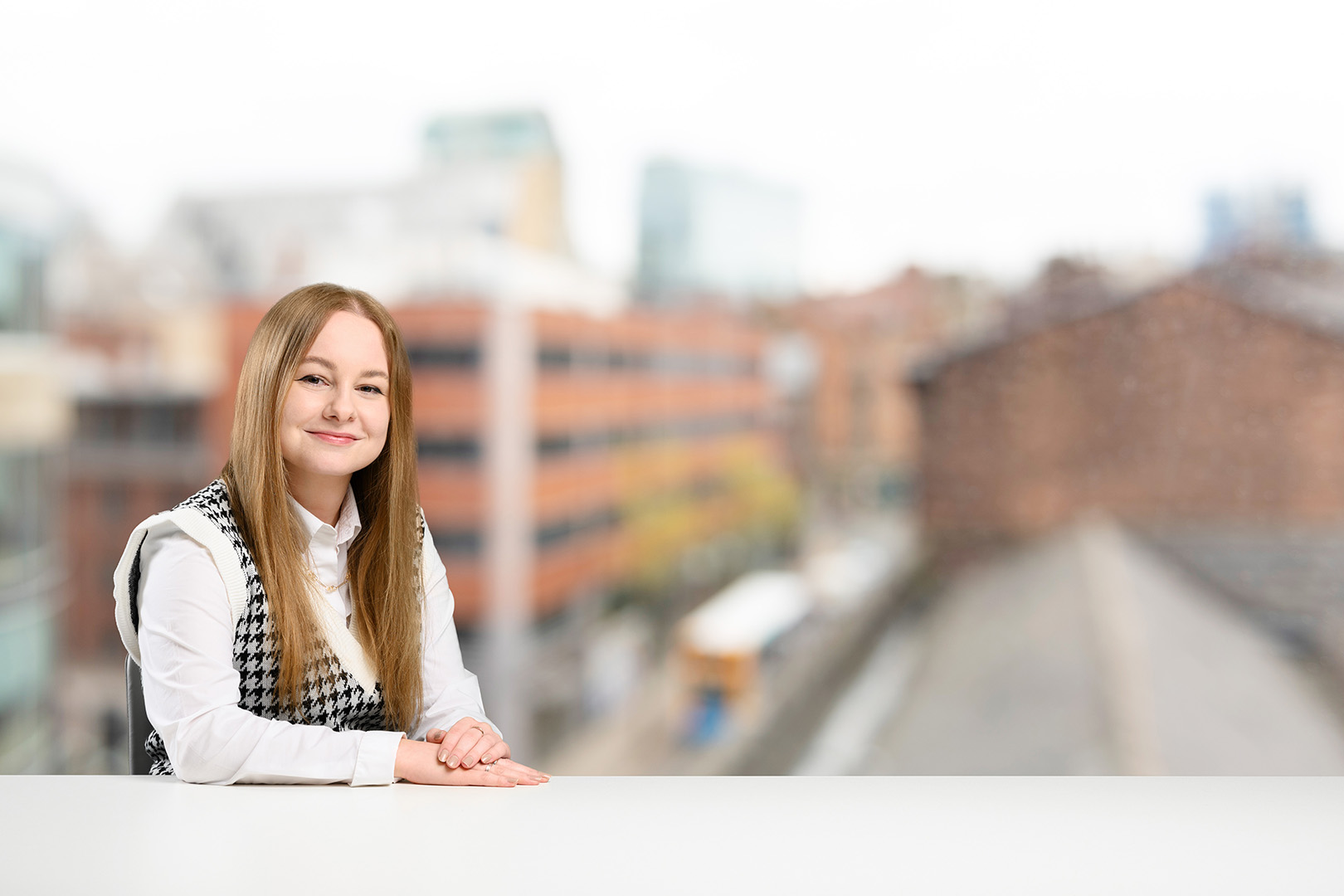 Samantha Lunn Half Body Large 1620X1080