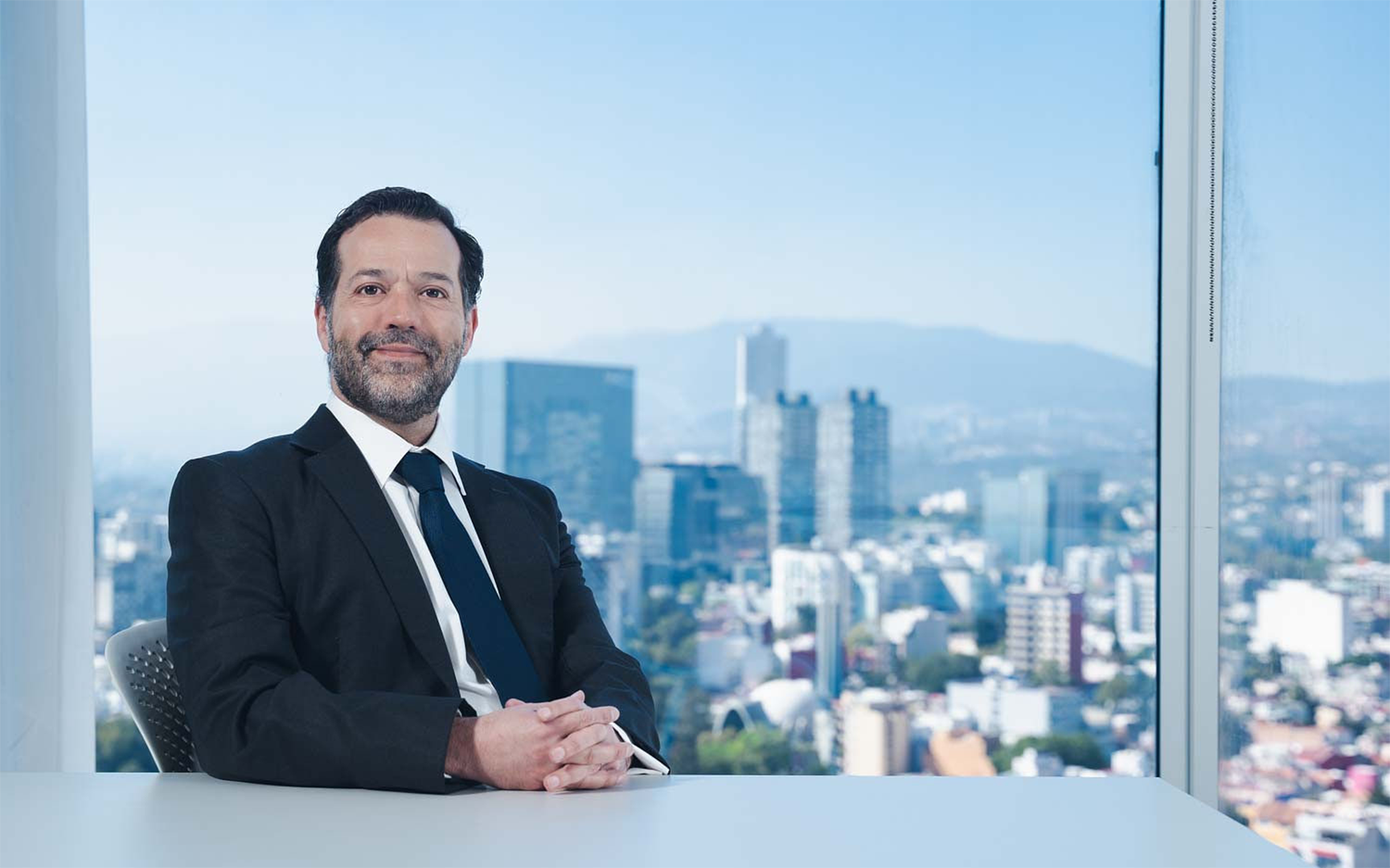 Enrique Avila Halfbody 1620 X 1080 (1)