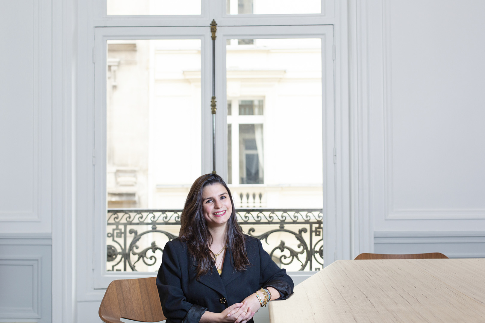 Lucrezia Violet Vianello Half Body Large_1620X1080