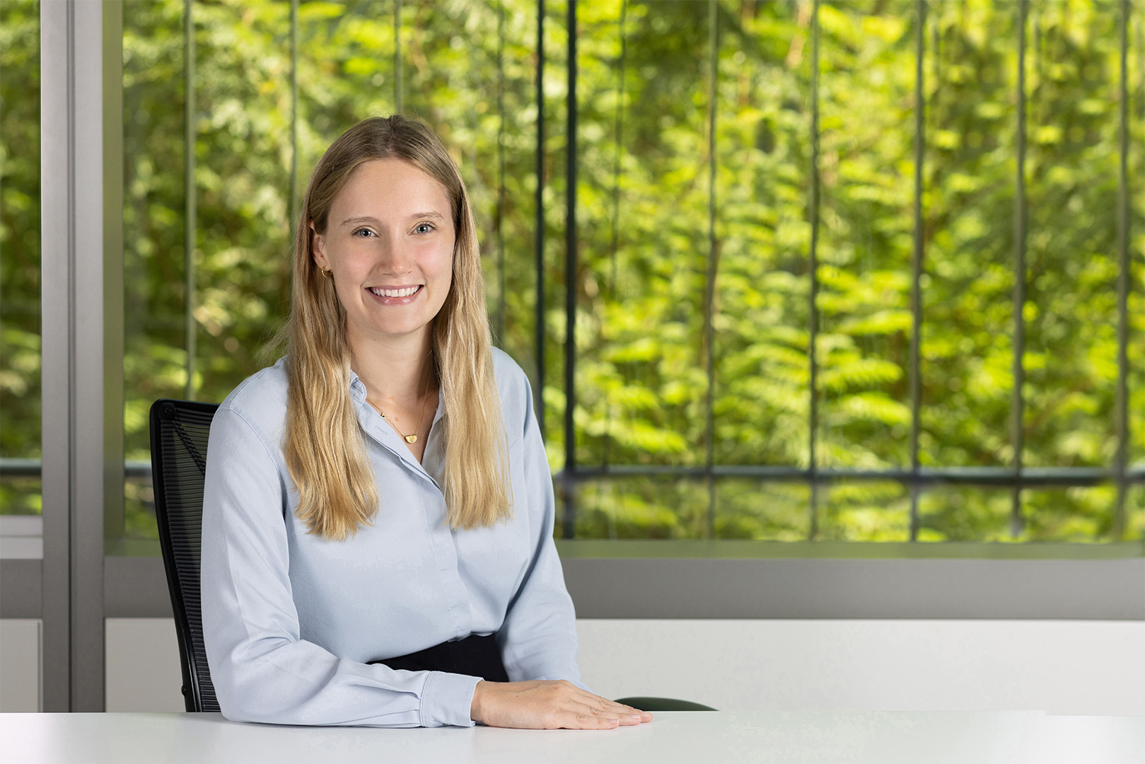 Carrie Cormack Halfbody 1620 X 1080