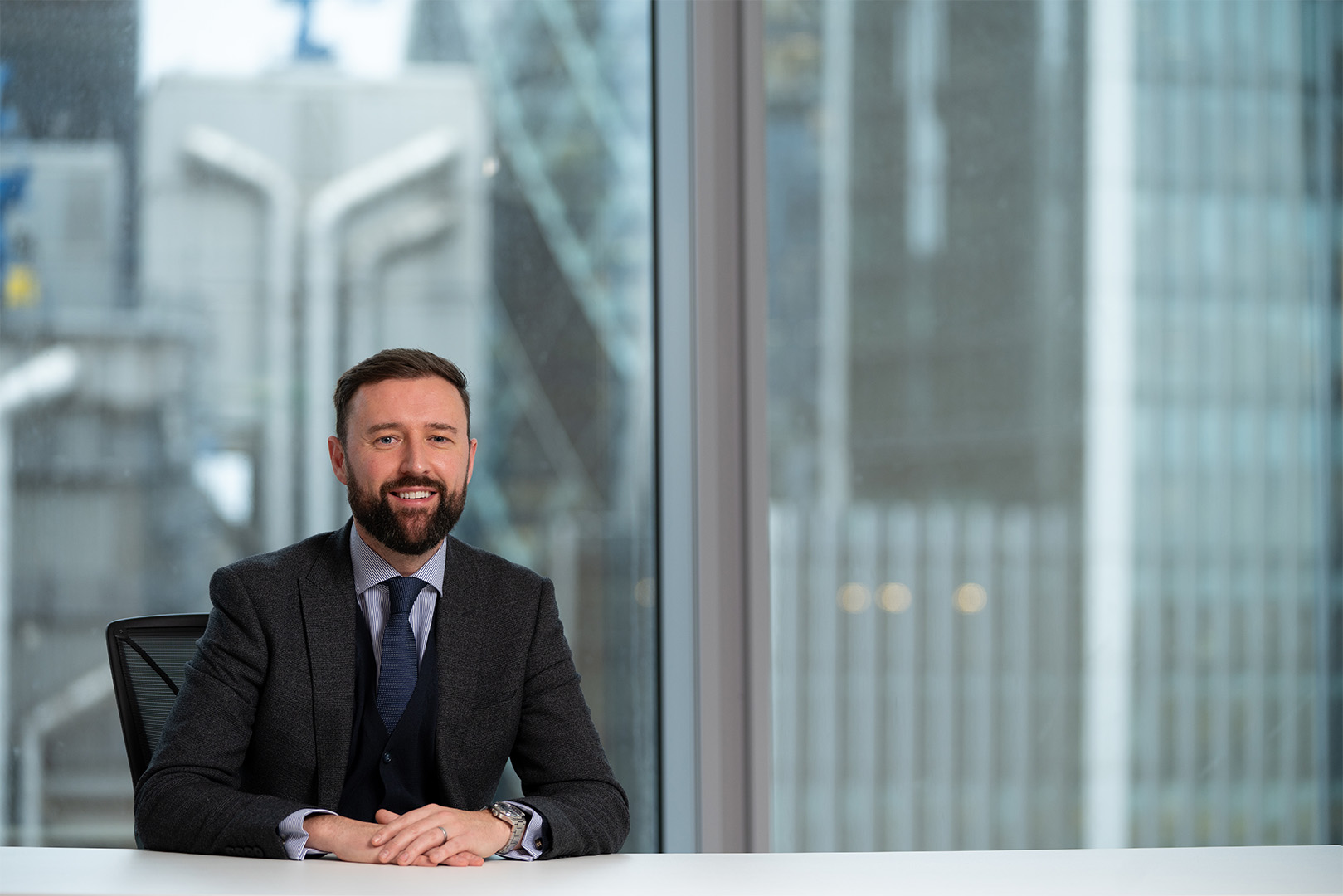 James Lee Halfbody 1620 X 1080