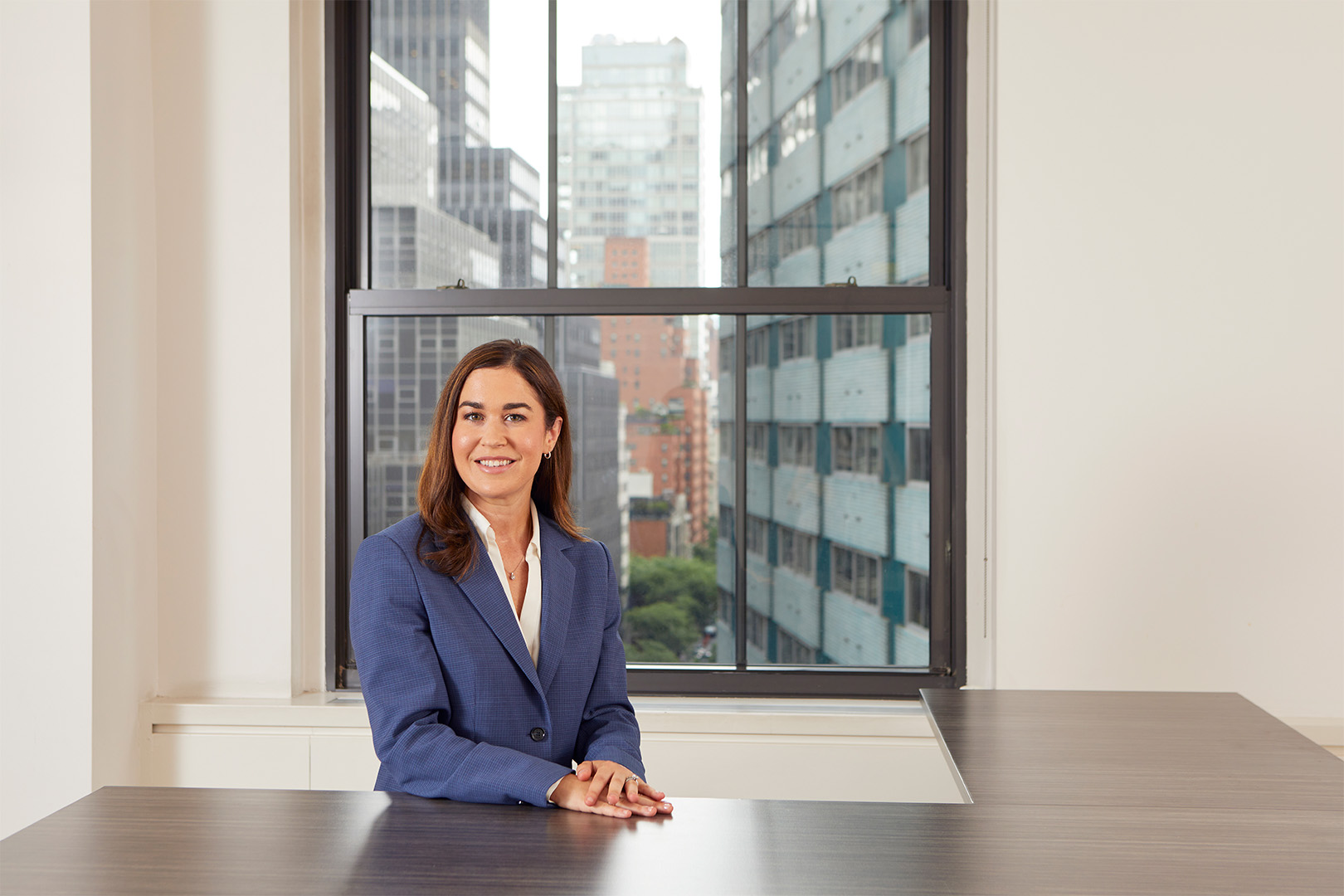 Hilary, Simon Halfbody 1620 X1080