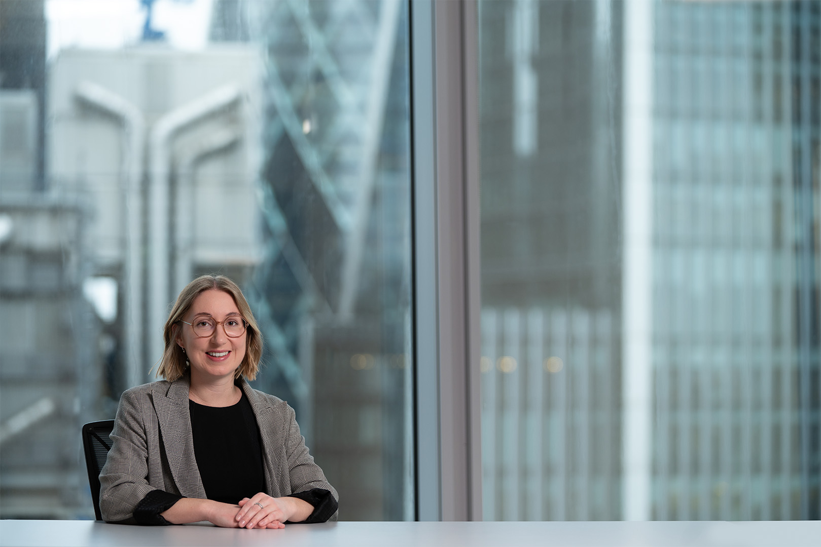 Louise Cheney Lowe Halfbody 1620 X 1080