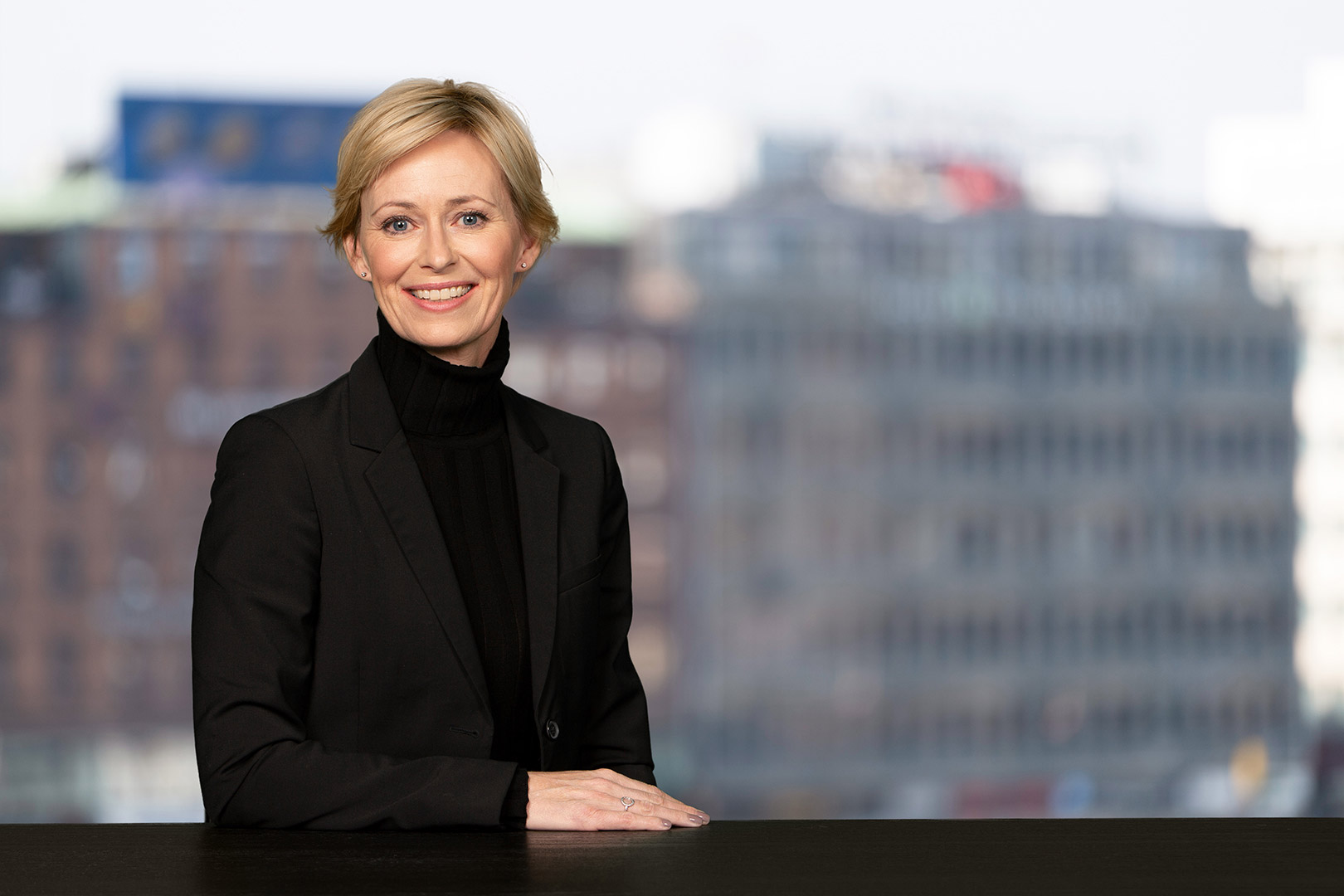 Heidi Bloch Half Body Large_1080