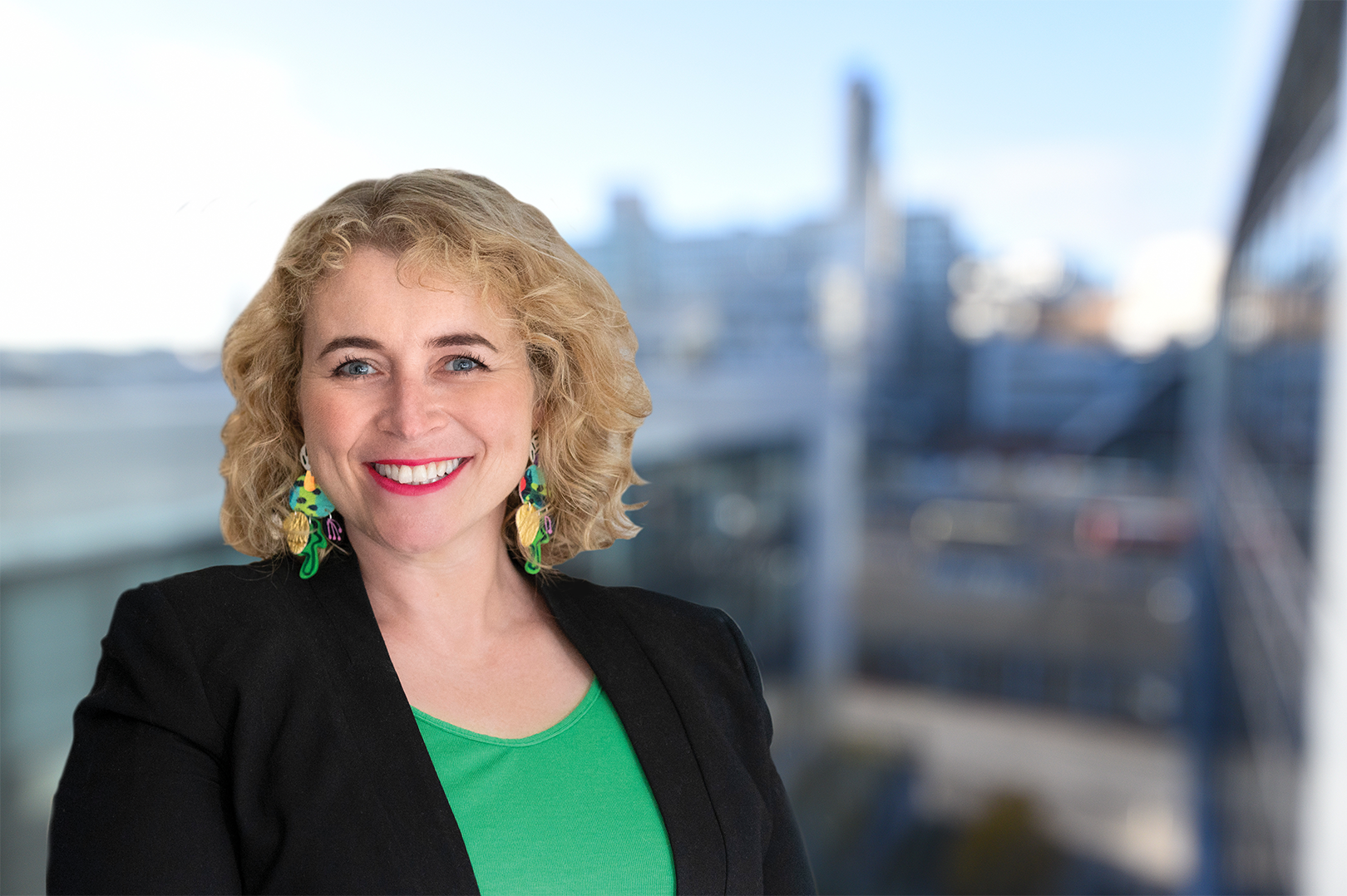 Mia Campbell Half Body Large 1620X1080