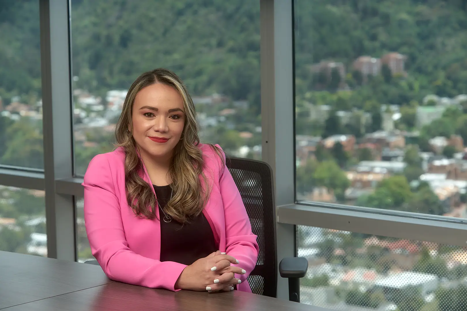 Monica Tocarruncho Half Body Large_1620X1080