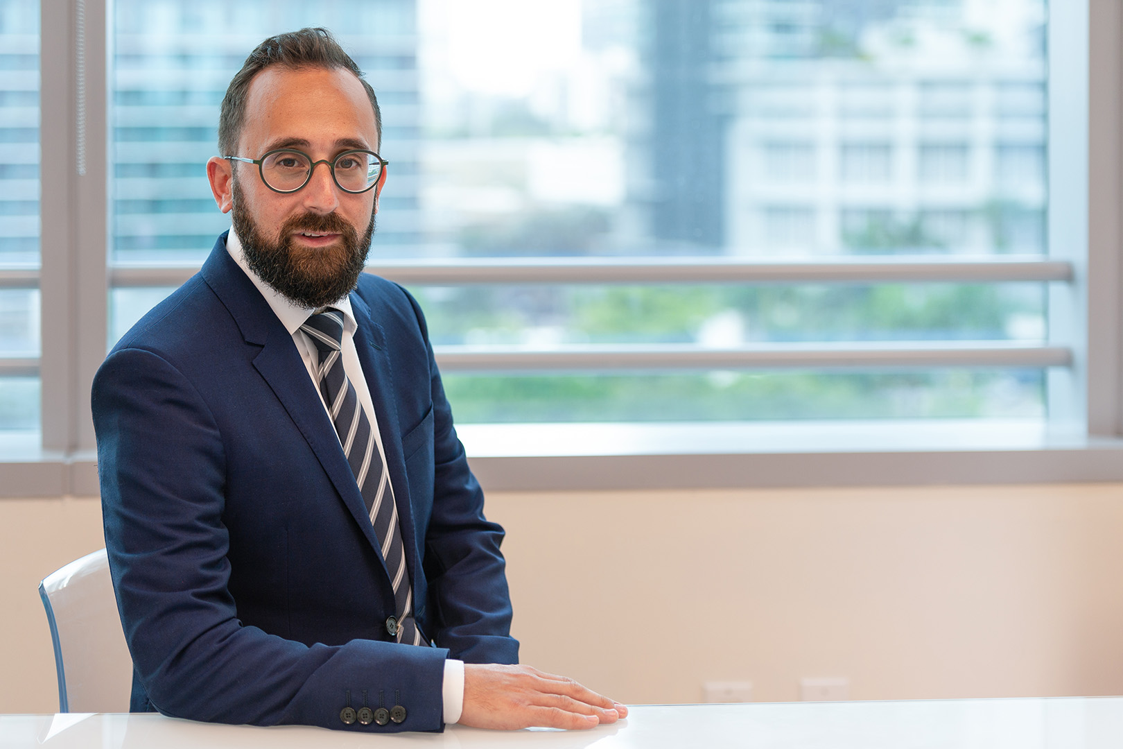 Aaron Konstam Half Body Large_1620X1080